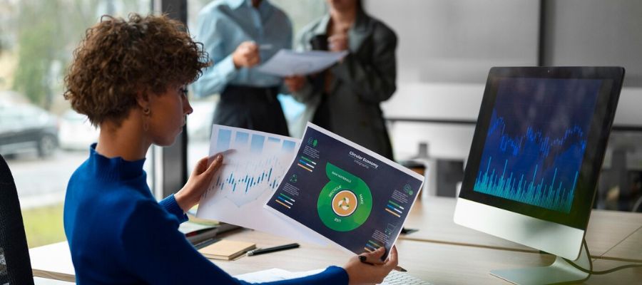 Data strategy framework,
Data strategy examples,
data strategy and governance,
data governance strategy,
data strategy consulting,
data strategy roadmap
