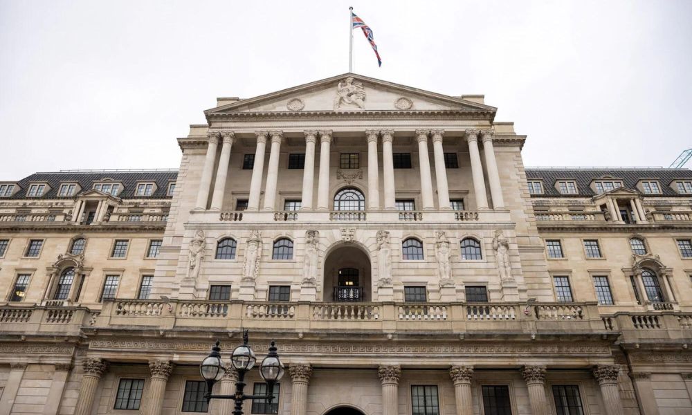 UK Companies Scale Back Price Increase Plans, Boosting Bank of England Rate Cut Prospects